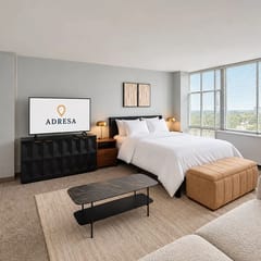 Walkable to McCormick Center/Studio/Sleeps 4